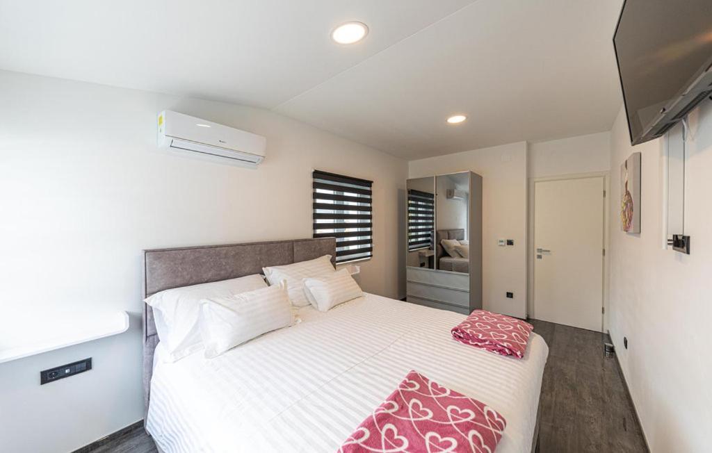 Premium Apartment With Jacuzzi Trogir Dış mekan fotoğraf